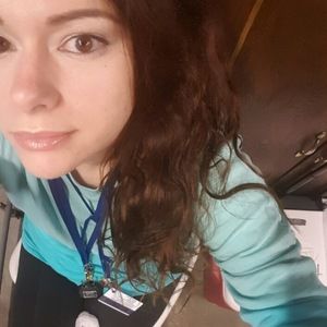 Meet your Posher, Lauragp